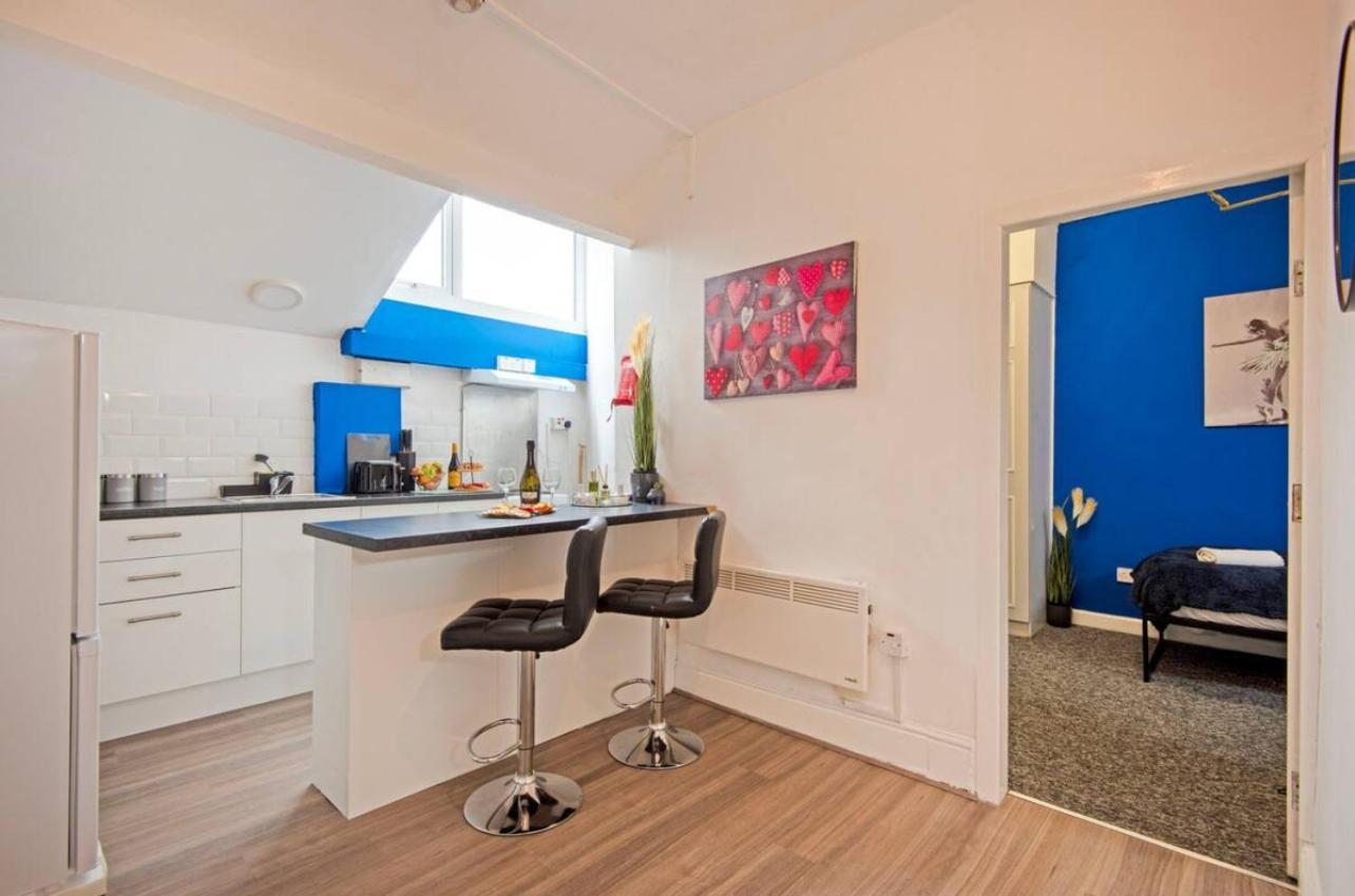 5 Minute Walk From Bury City Centre -1 Bed Flat Buitenkant foto