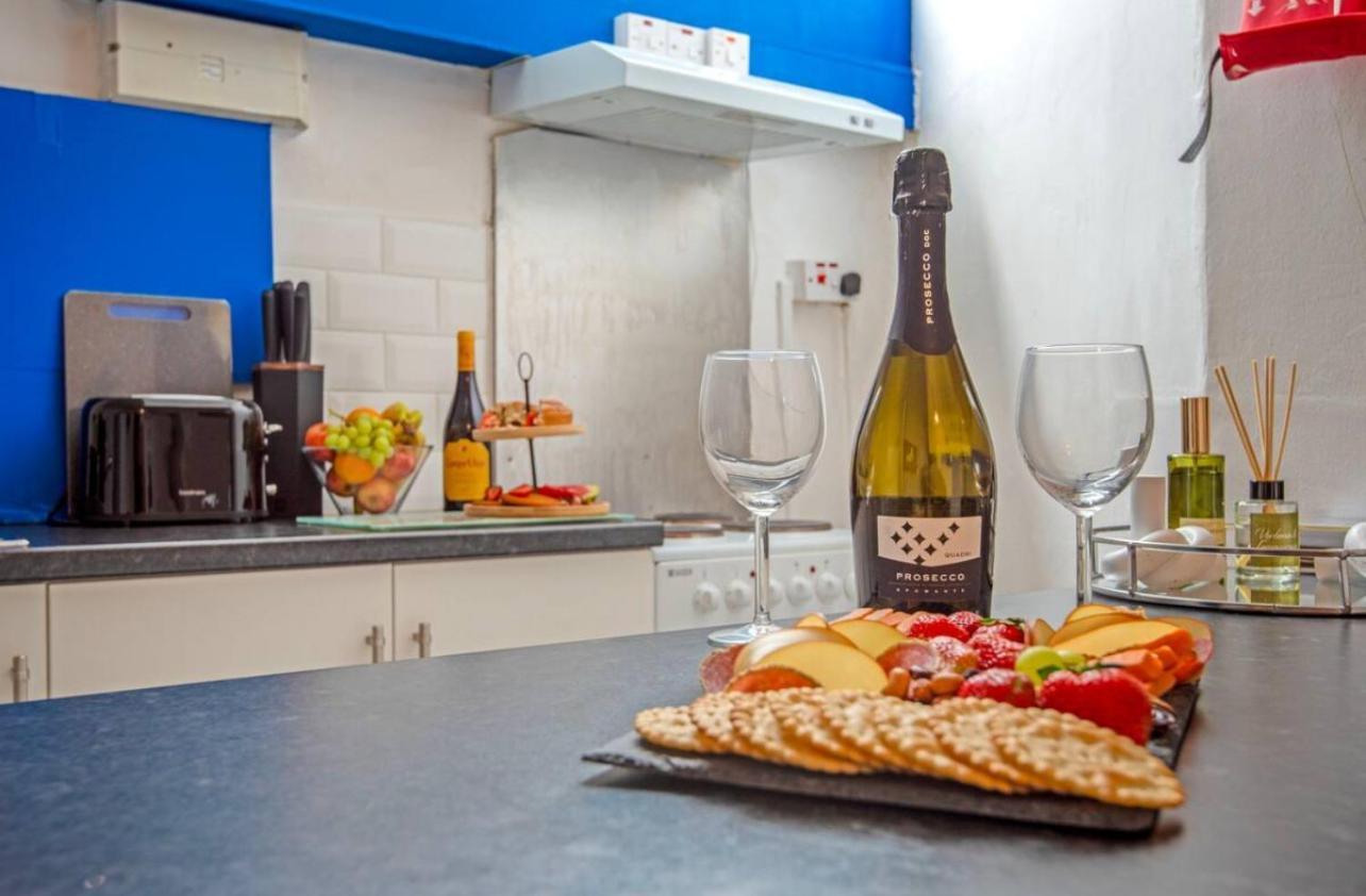 5 Minute Walk From Bury City Centre -1 Bed Flat Buitenkant foto
